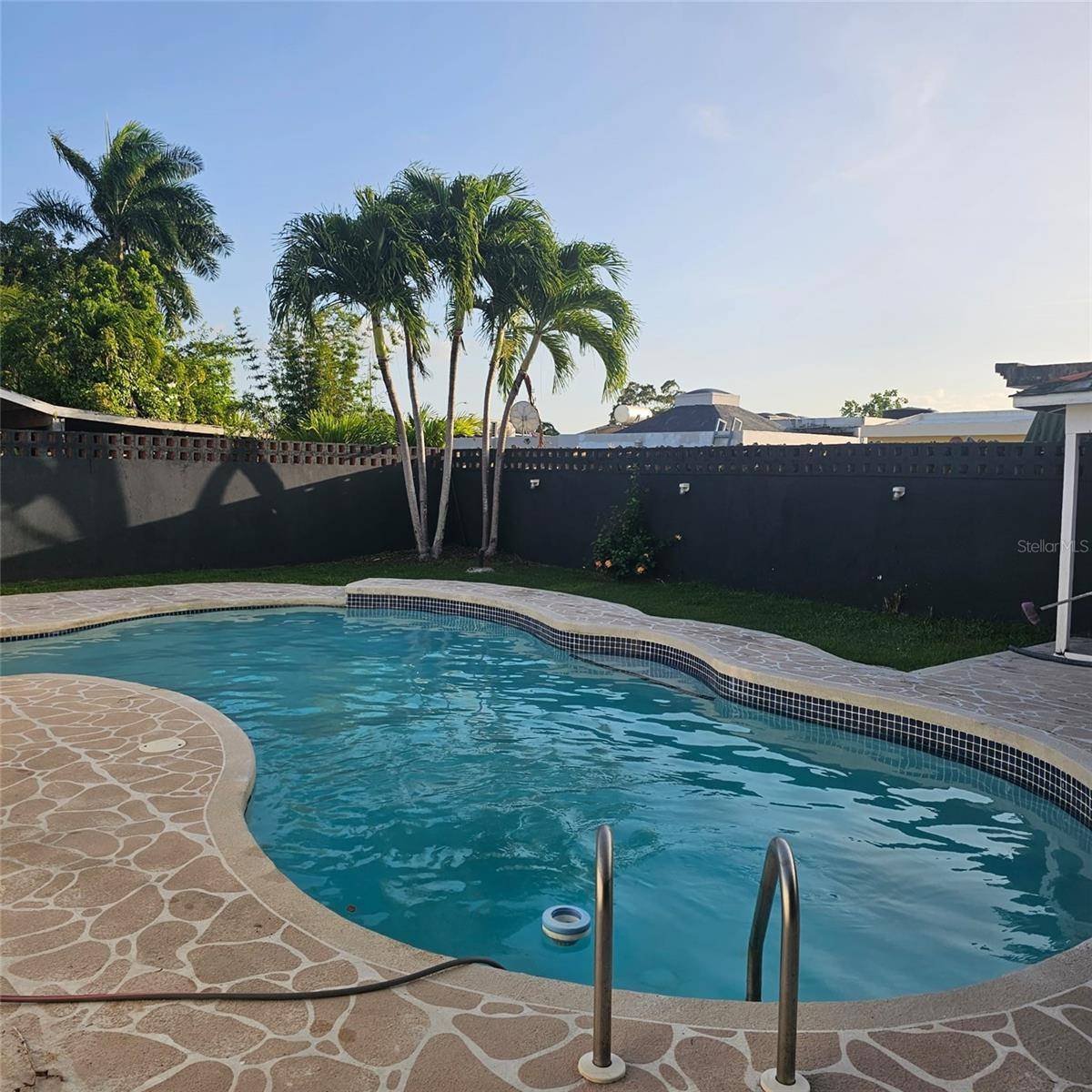 Dorado, PR 00646,N11 N LAS OLAS #11