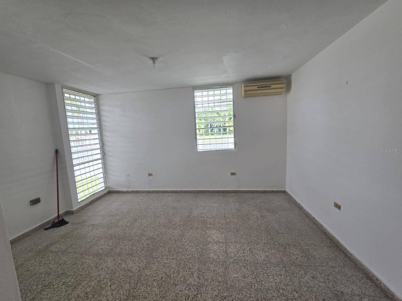 Humacao, PR 00791,A-11 URB VISTA HERMOSA