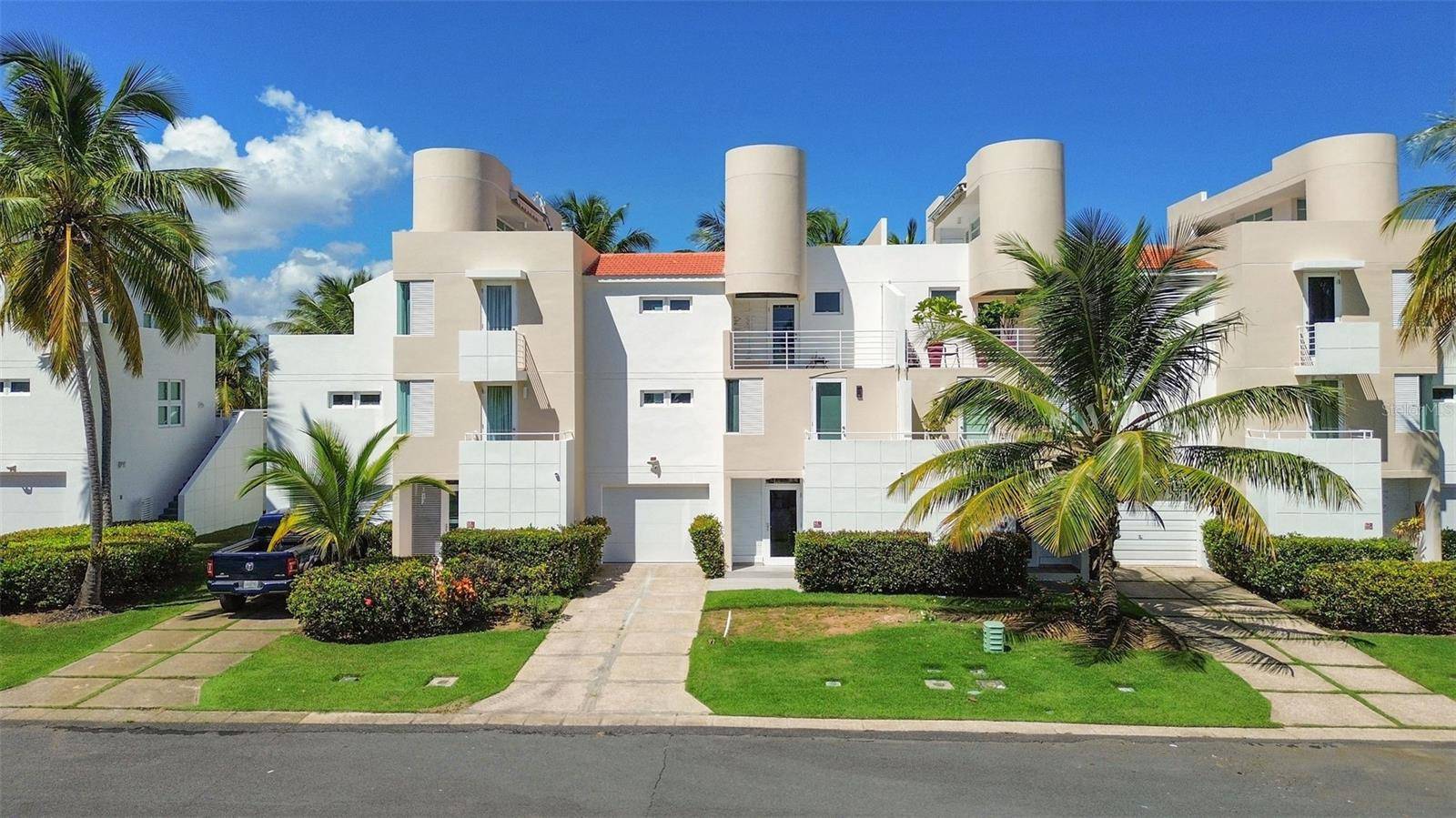 Dorado, PR 00646,145 VILLAS DE GOLF OESTE #145