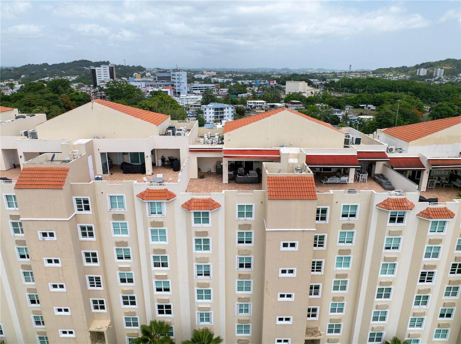 Guaynabo, PR 00969,404 CALLE UNION #217