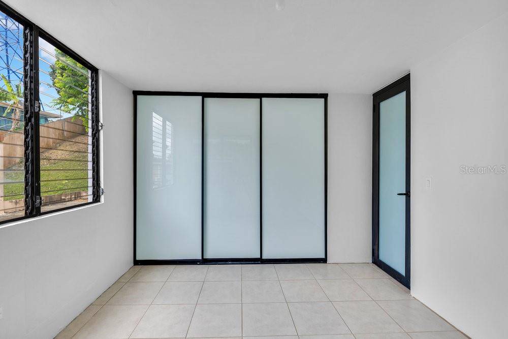 Bayamon, PR 00956,2 URB SANS SOUCI COURT #C-9