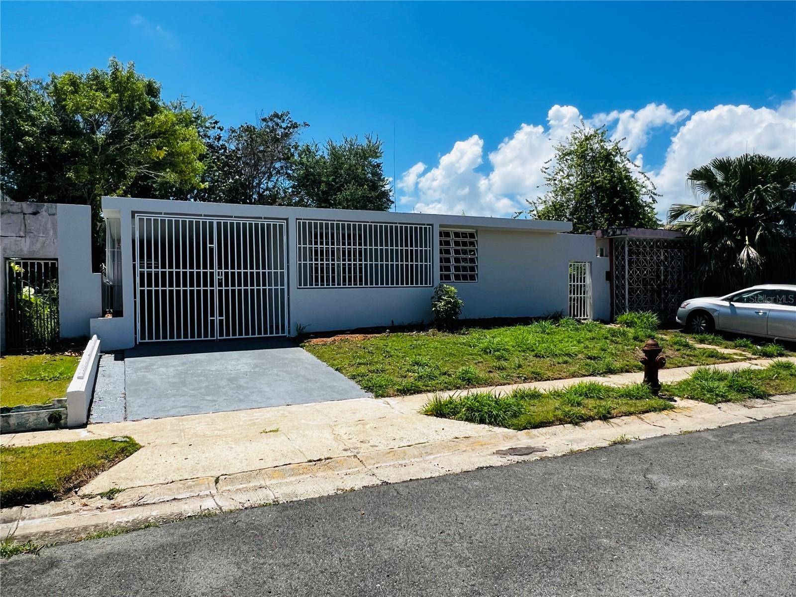 Arecibo, PR 00612,D23 CALLE BAMBU