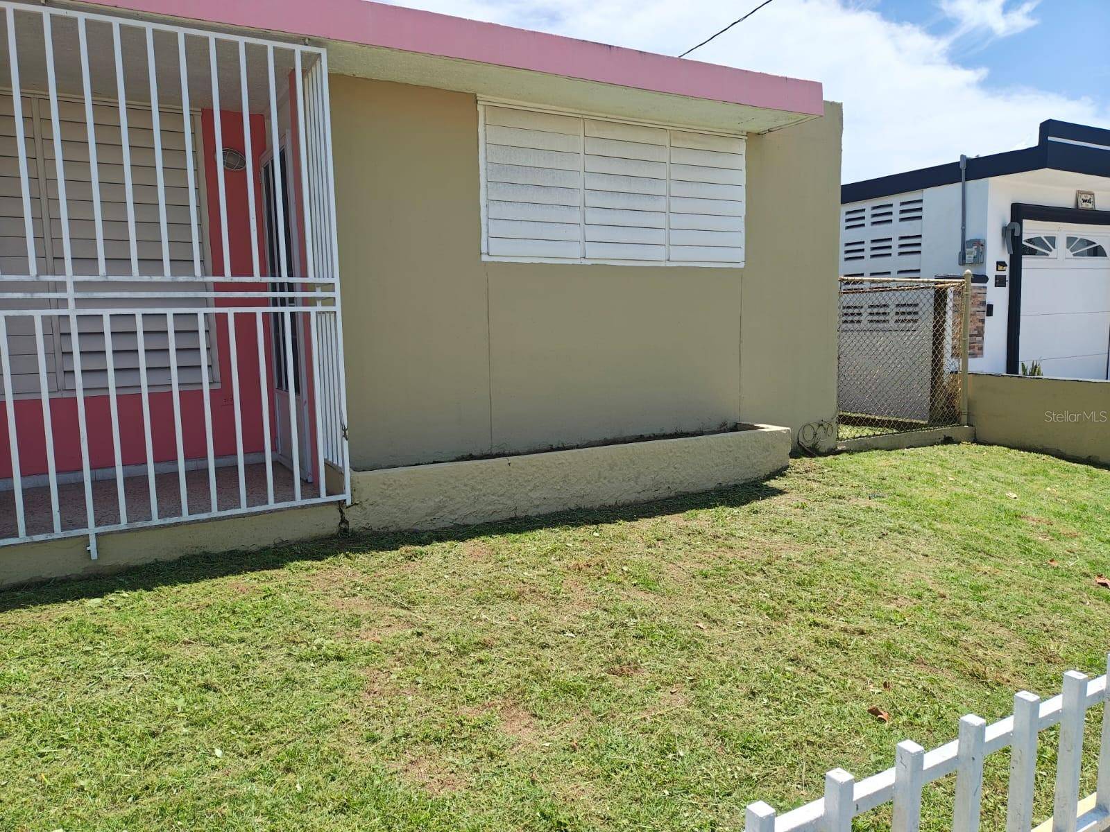 Catano, PR 00962,8th CALLE 8 URB LAS VEGAS #I-9