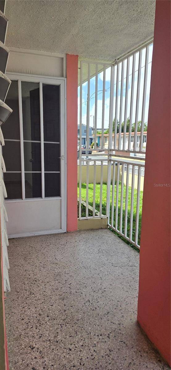 Catano, PR 00962,8th CALLE 8 URB LAS VEGAS #I-9