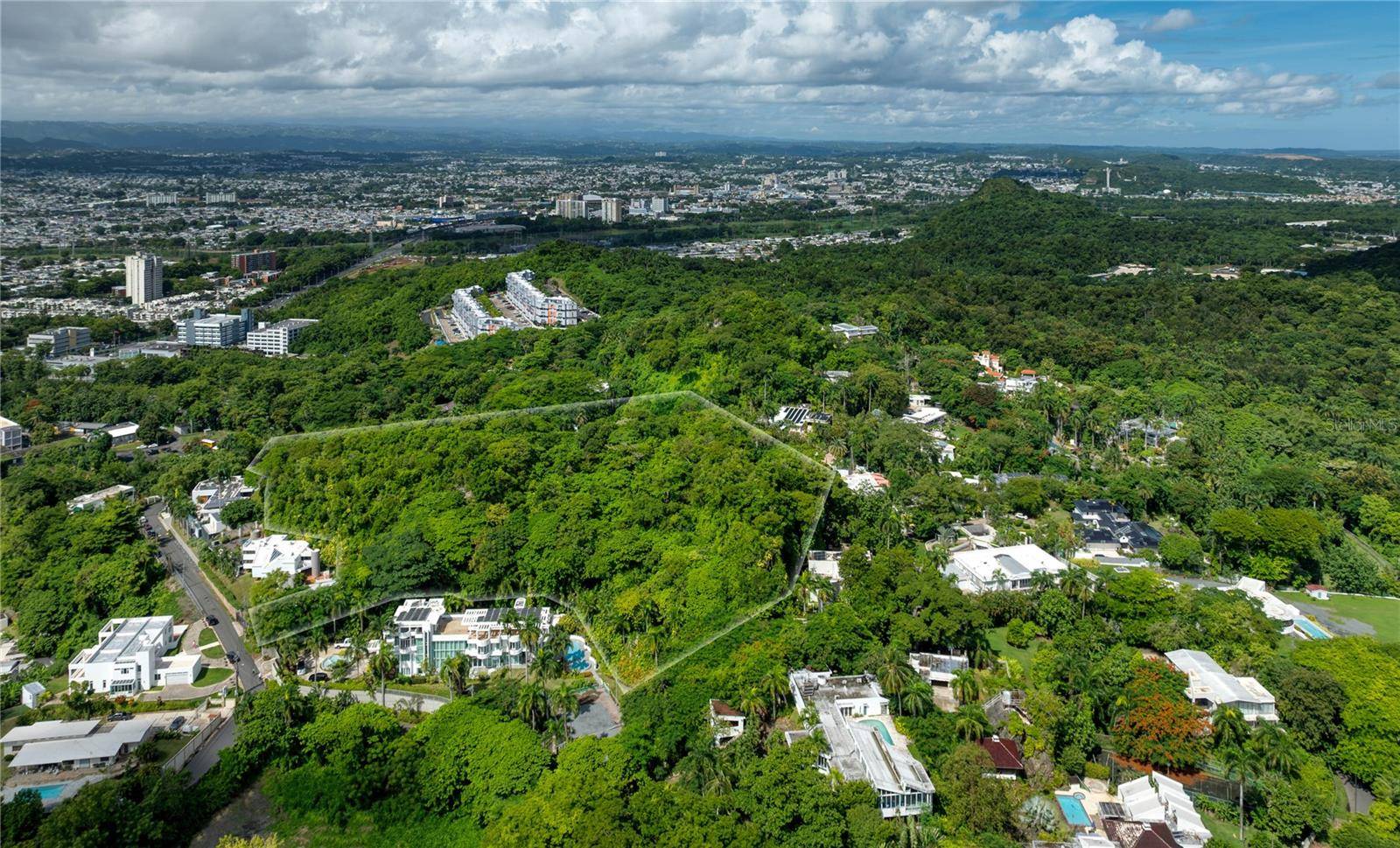 Guaynabo, PR 00966,Lot E 502 TINTILLO ST
