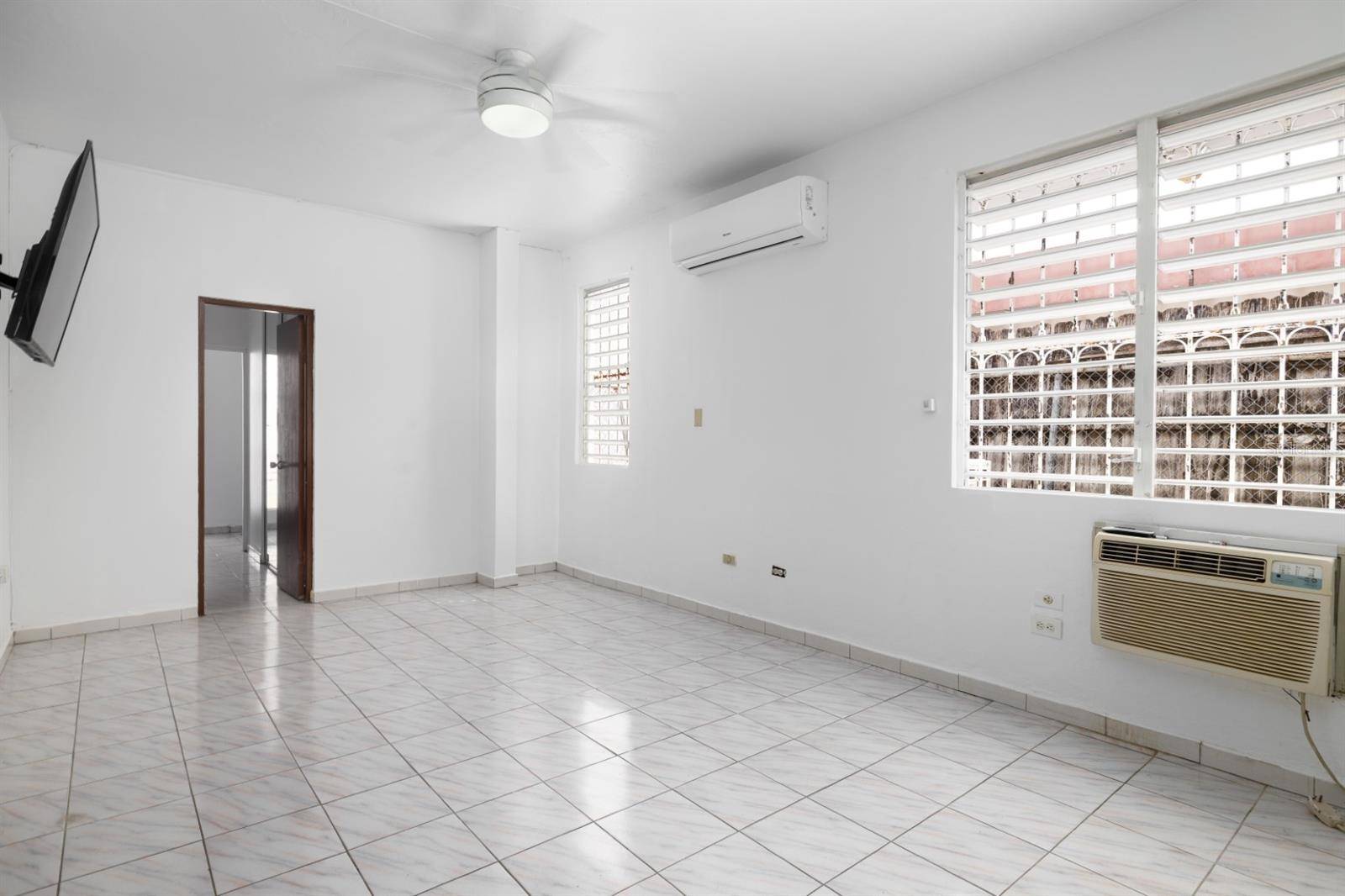 San Juan, PR 00927,325 SORBONA