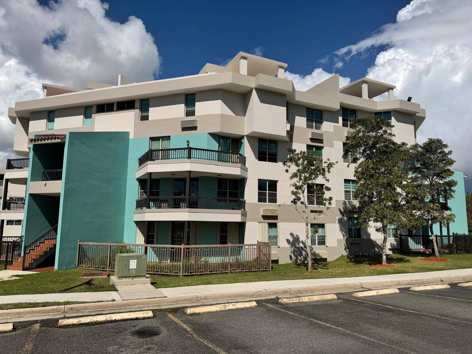 Cayey, PR 00736,MONTE LLANO CHALETS LAS MUESAS #1-F