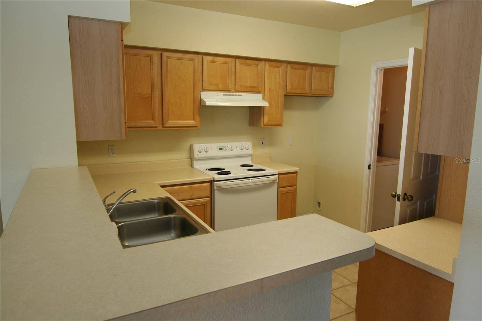 Sarasota, FL 34237,1155 VILLAGIO CIR #203