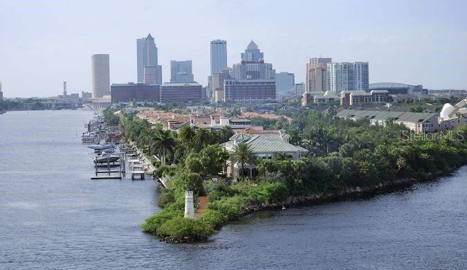 Tampa, FL 33606,114 W DAVIS BLVD