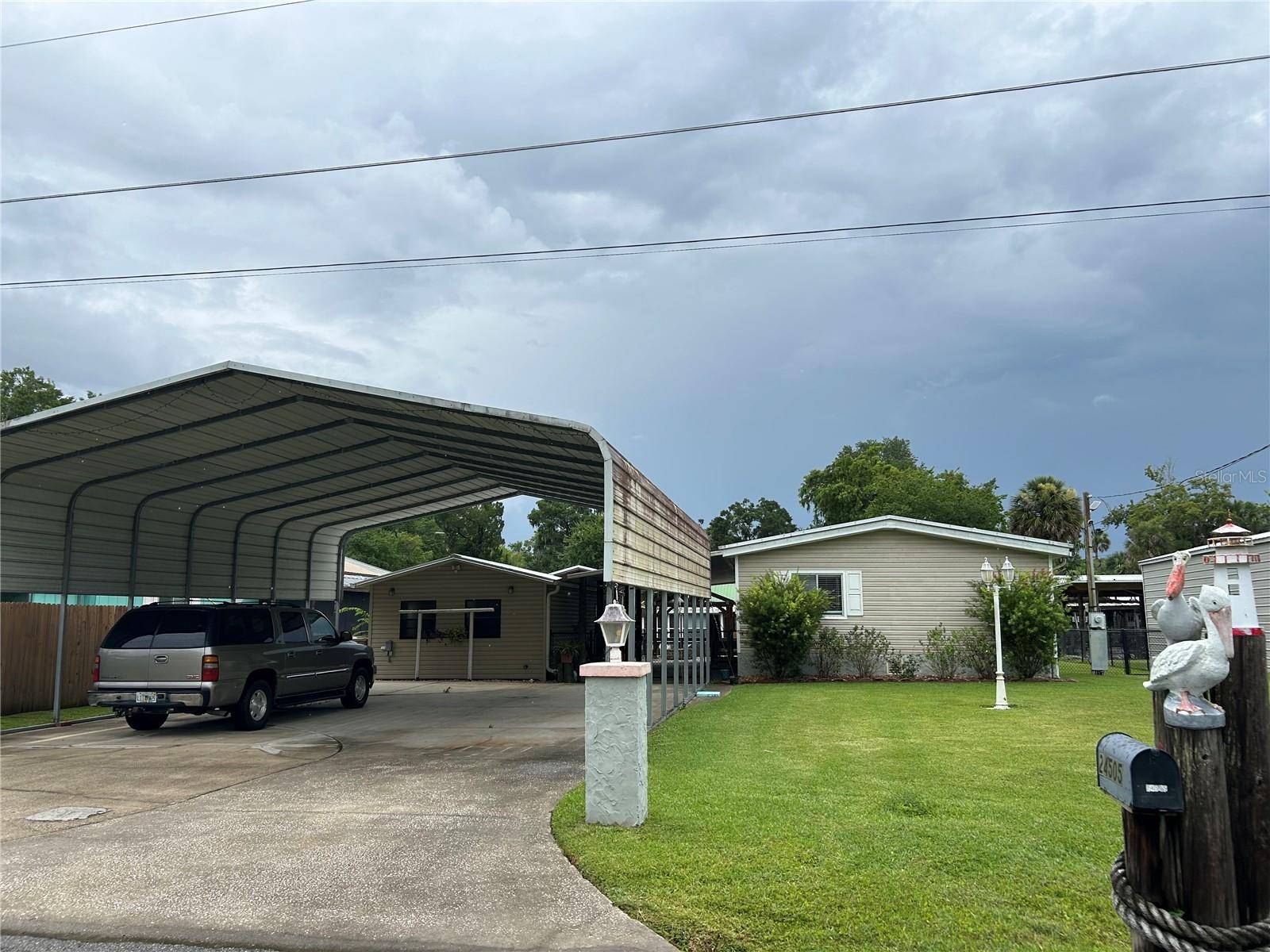 Astor, FL 32102,24505 SNAIL RD