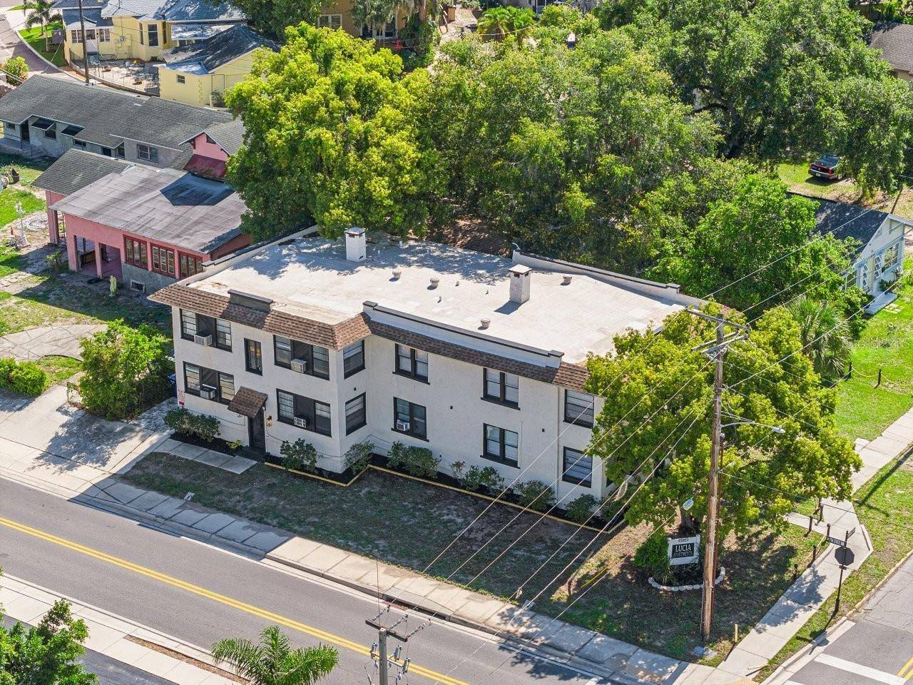 Winter Haven, FL 33881,669 AVENUE B NW
