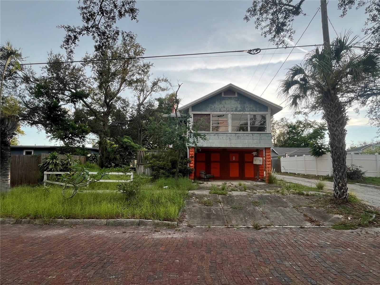 St Petersburg, FL 33713,212 48TH ST N