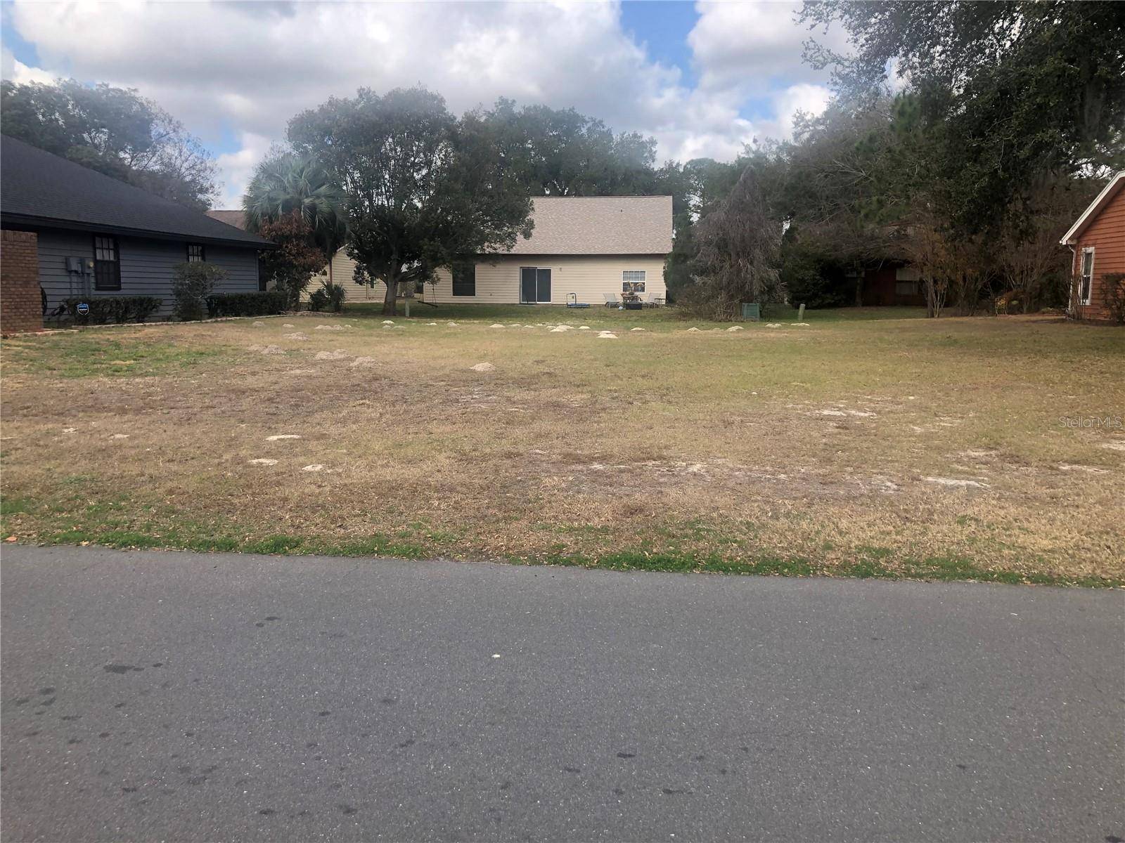 Dade City, FL 33523,6061 BEECHWOOD DR #167
