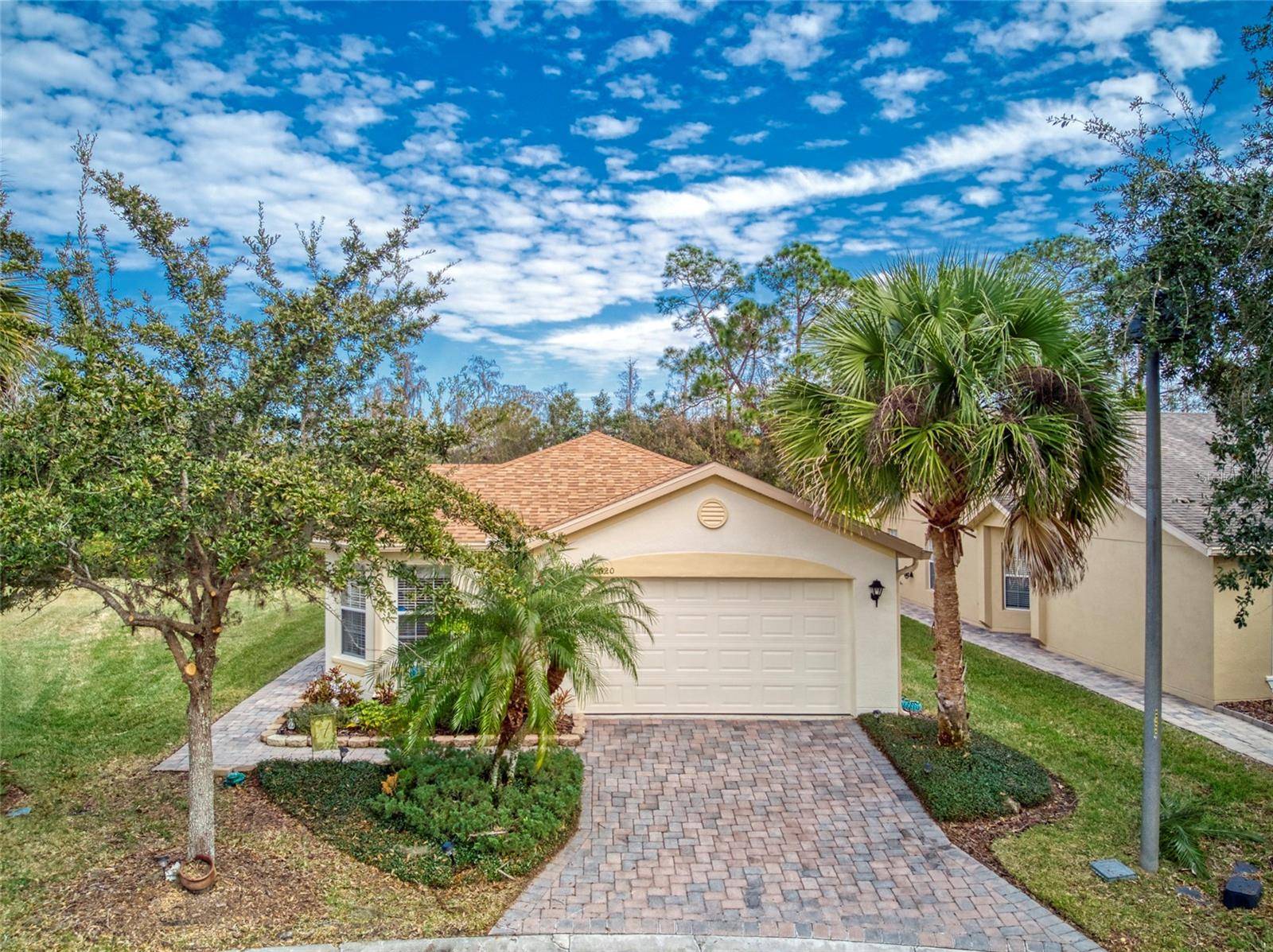 Poinciana, FL 34759,520 MILLIFIORA LN