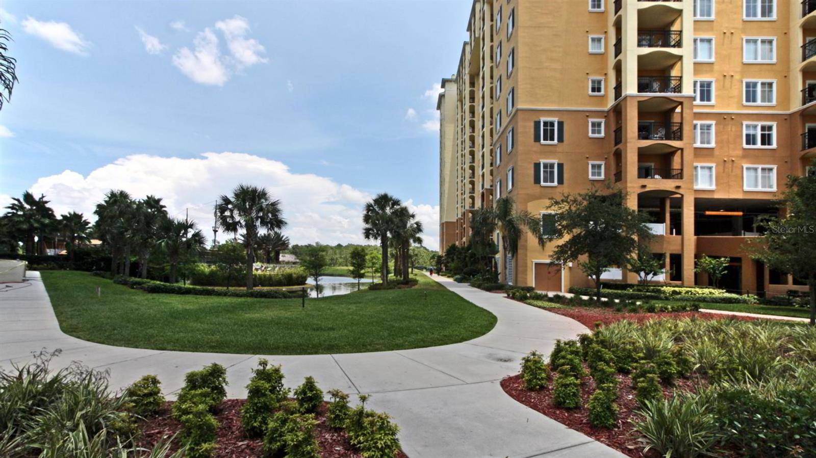 Orlando, FL 32821,8101 RESORT VILLAGE DR #3-703