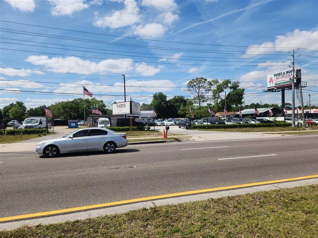 Orlando, FL 32817,8112 E COLONIAL DR