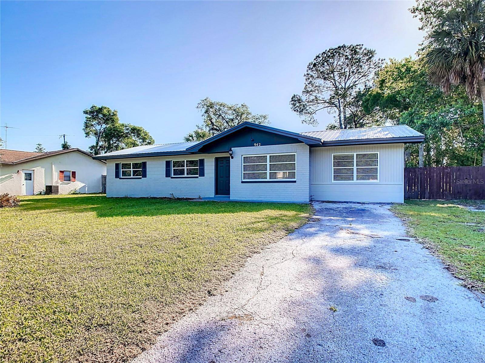 Brooksville, FL 34601,942 CEDAR DR