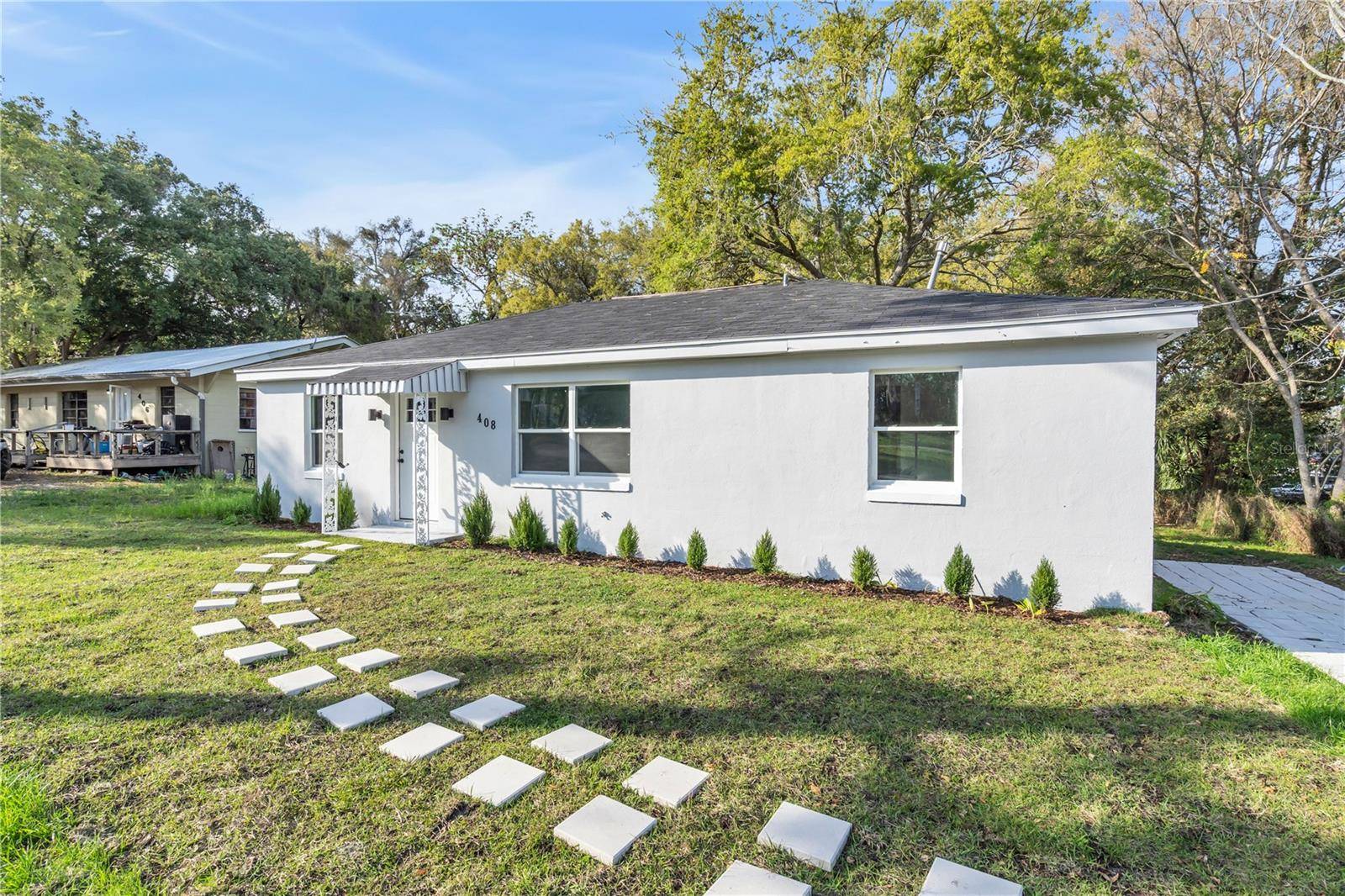 Fruitland Park, FL 34731,408 E PALM ST