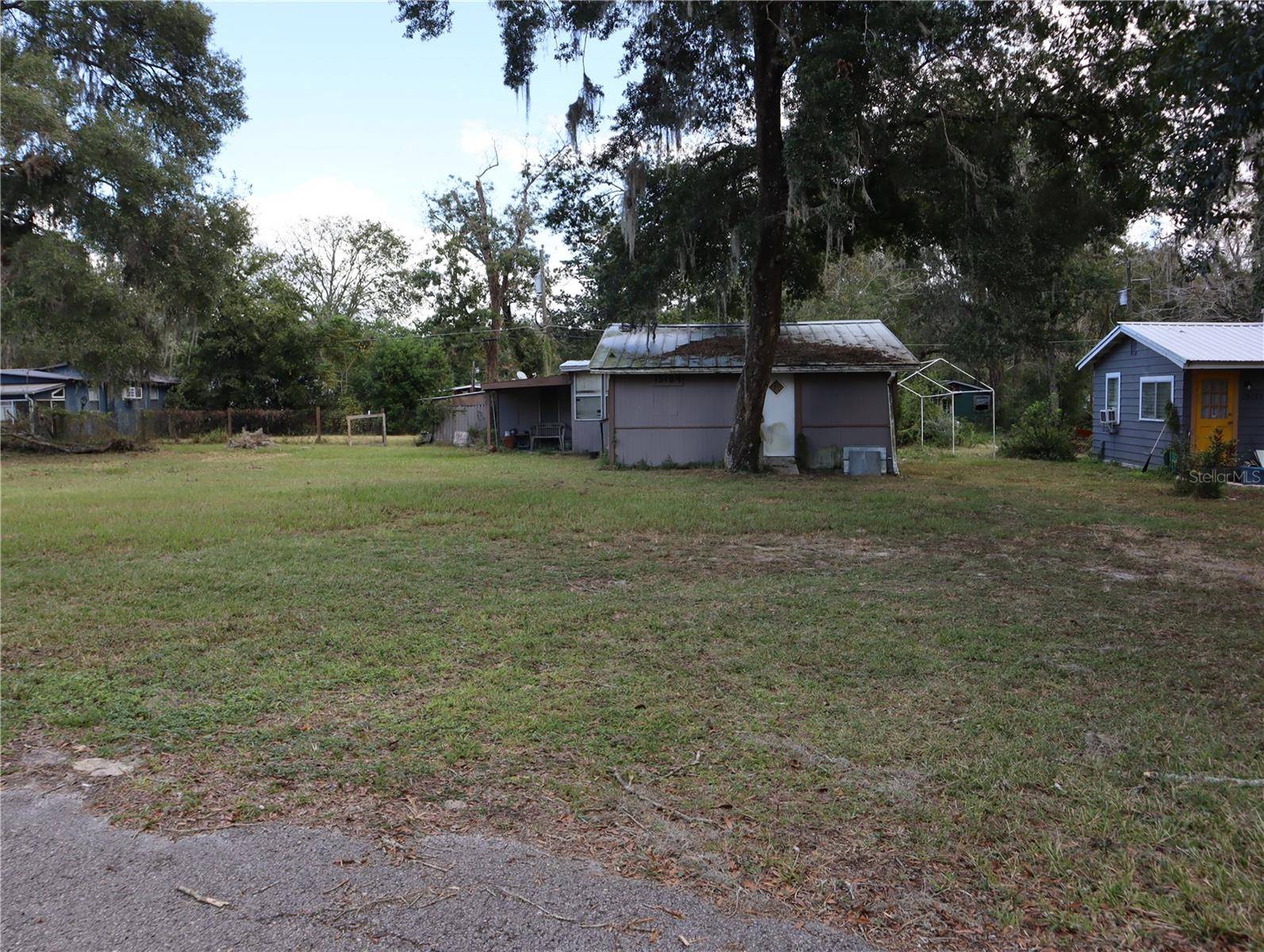 Nobleton, FL 34661,15184 HERNANDO AVE