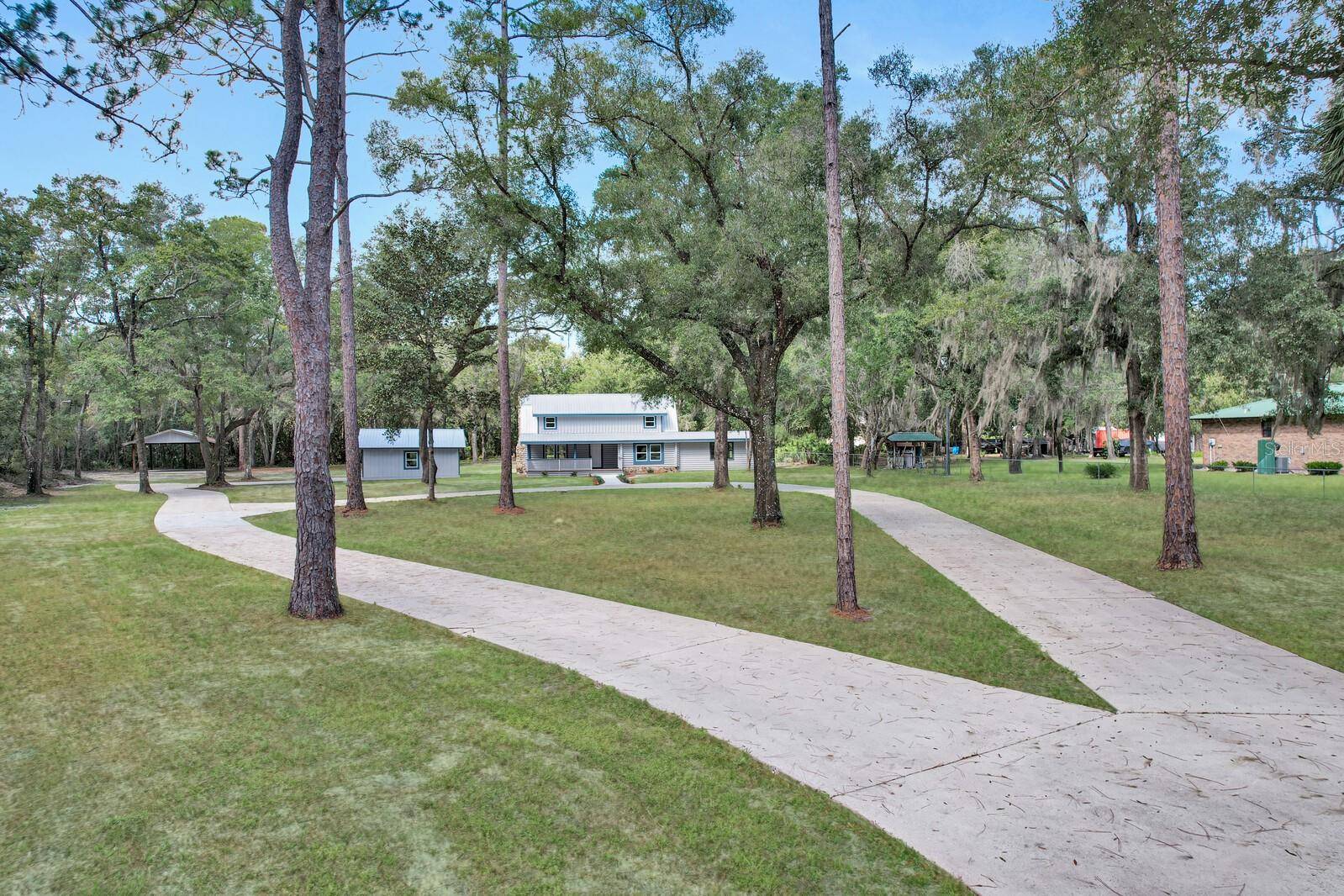 Palatka, FL 32177,107 DINKLA LN
