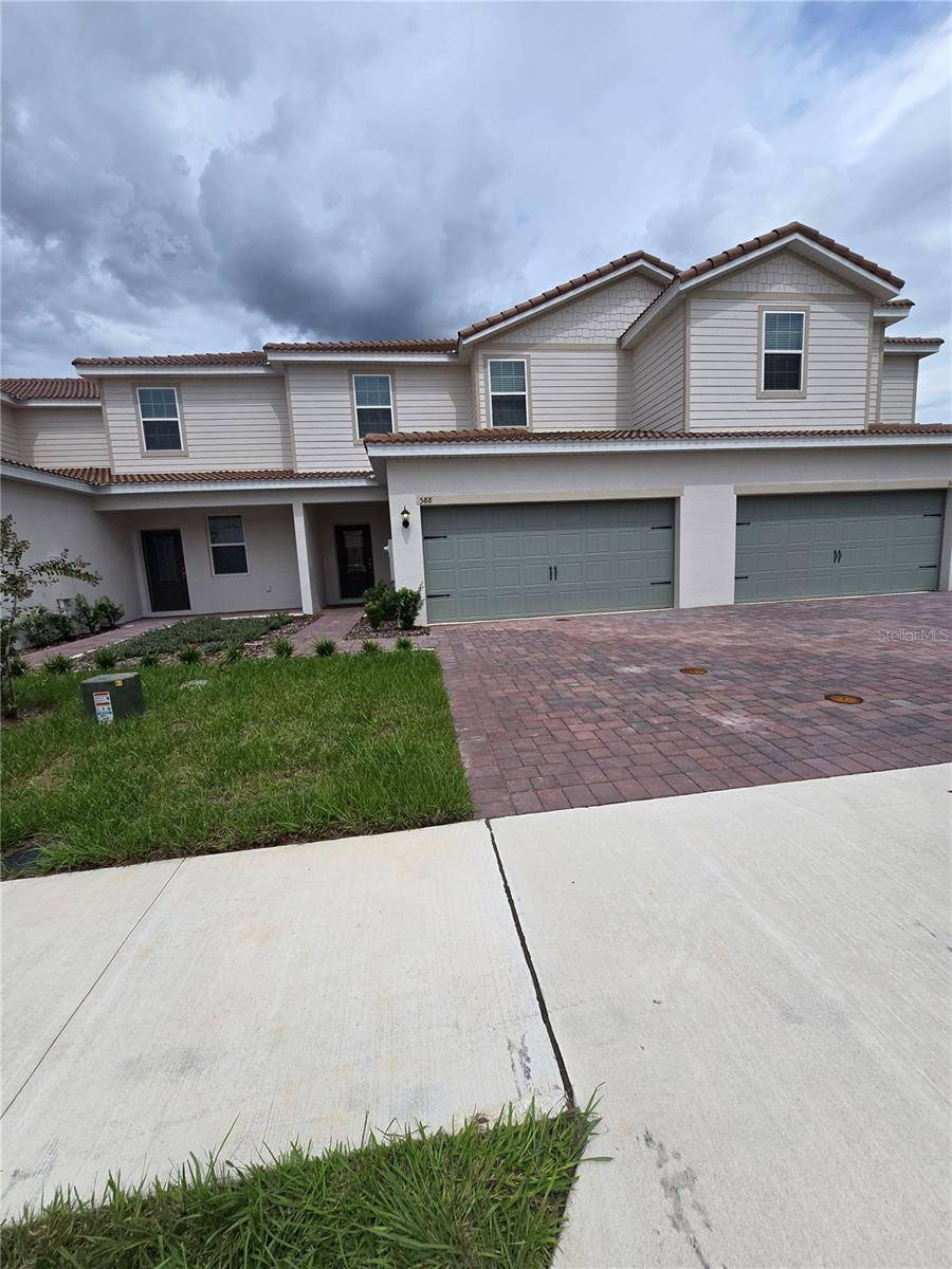 Poinciana, FL 34759,588 BAY LEAF DR