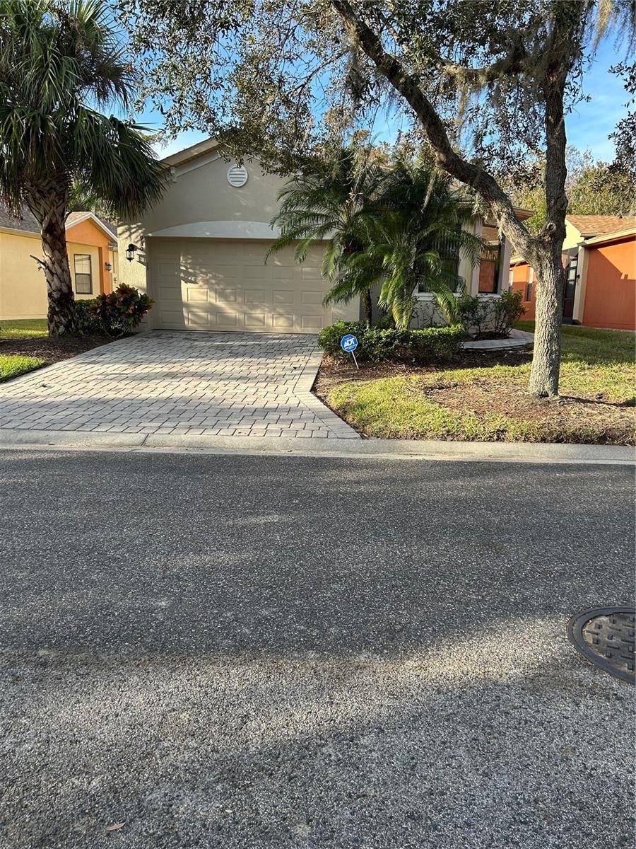Kissimmee, FL 34759,930 GRAND CANAL DR