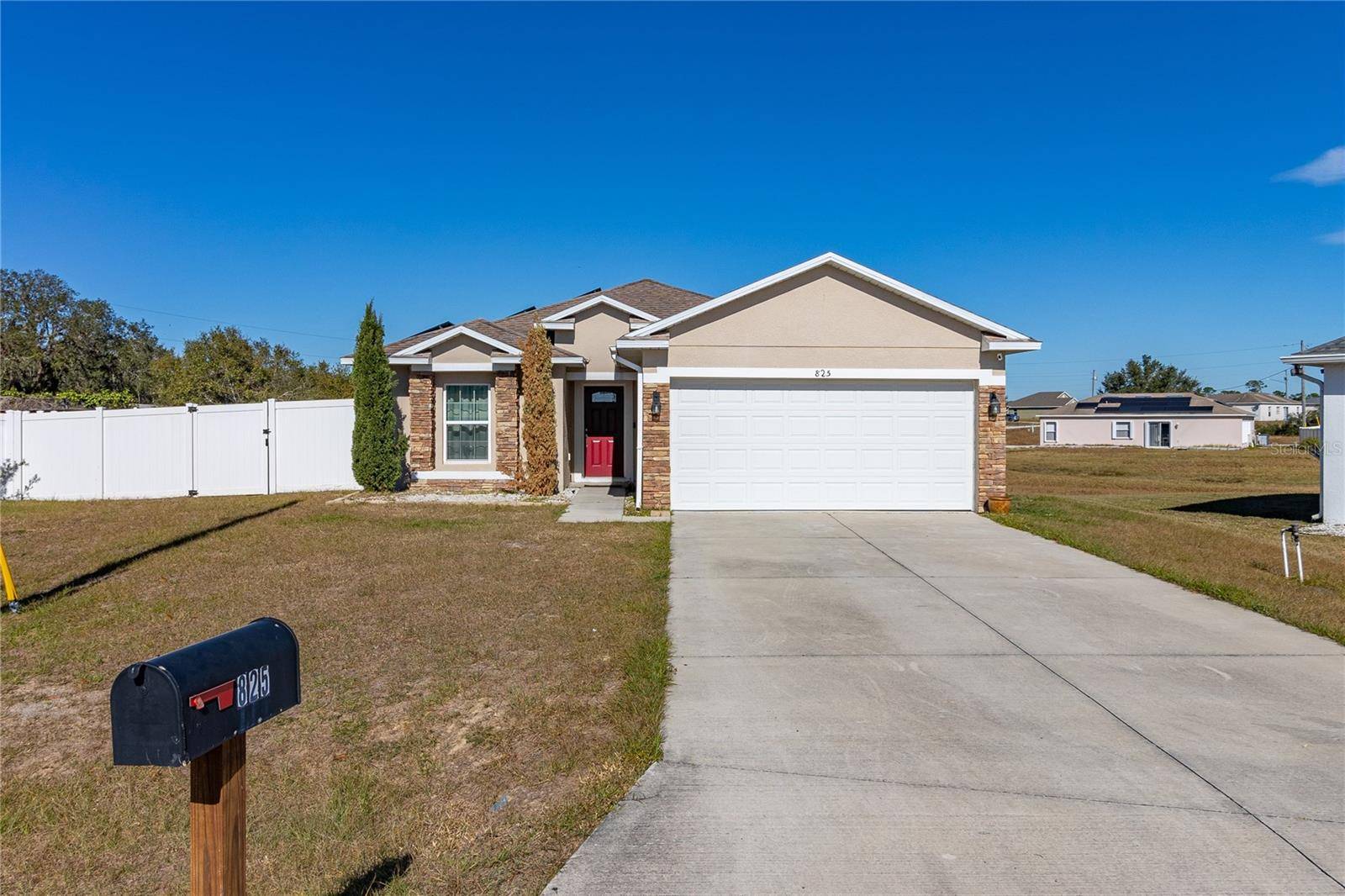 Kissimmee, FL 34759,825 DESMOINES PL