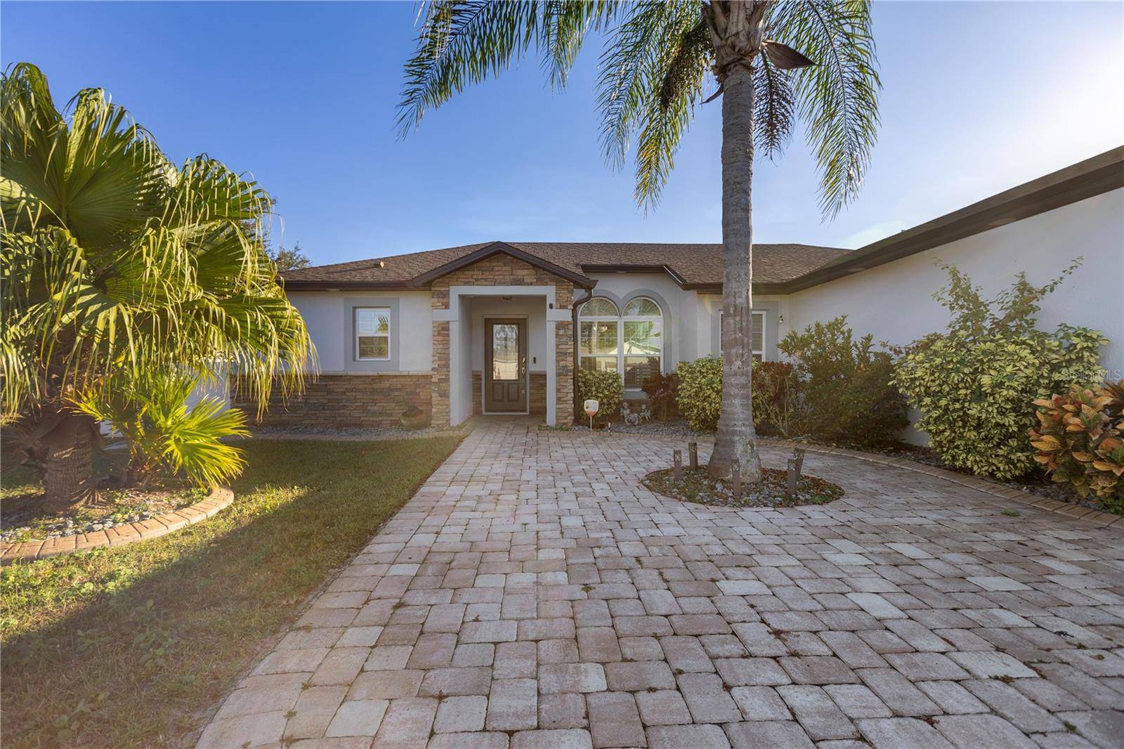 Kissimmee, FL 34758,8 CATALINA CT