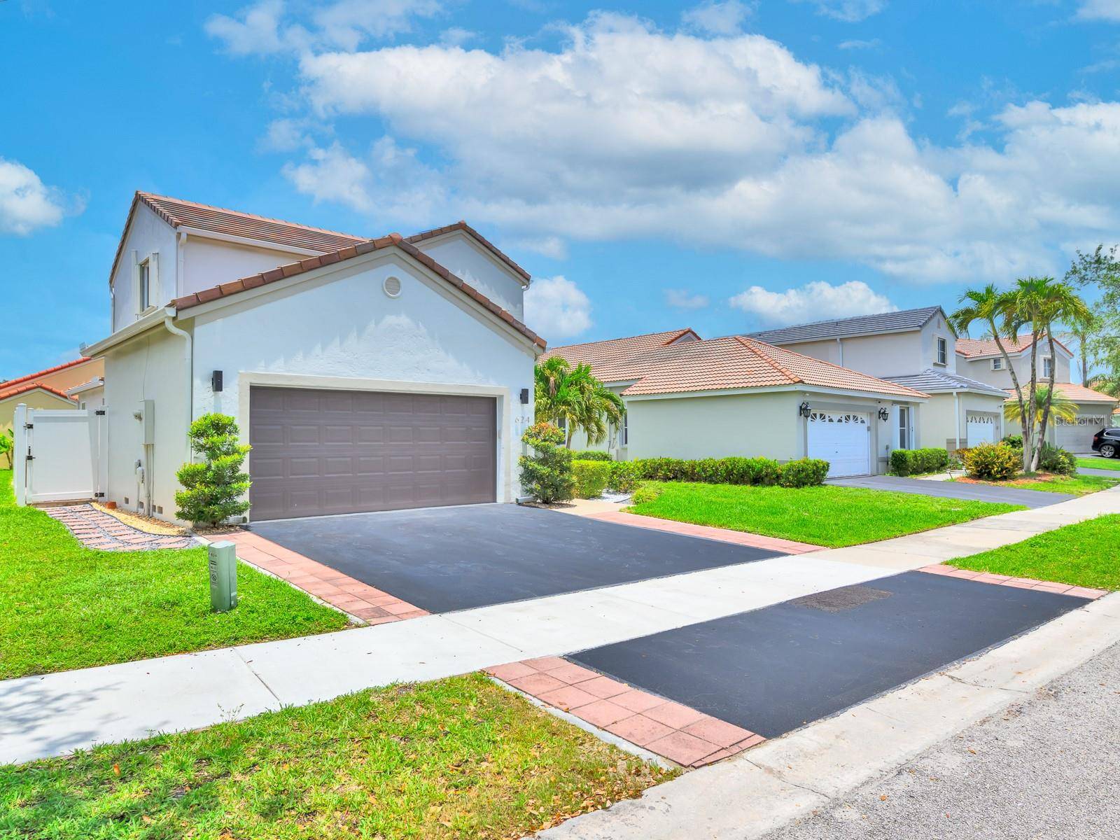 Weston, FL 33326,624 NE STANTON DR