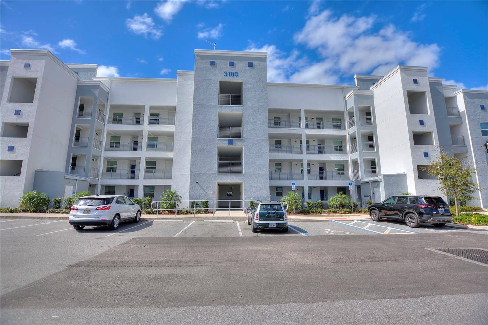Kissimmee, FL 34746,3180 PARADOUX CIRCLE #205