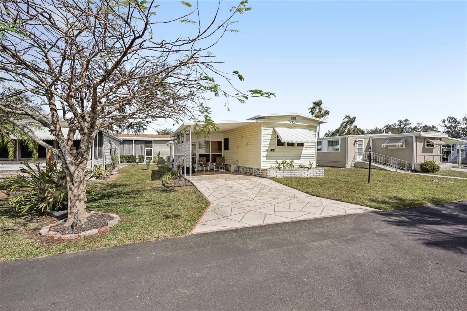 Bradenton, FL 34203,5316 53RD AVE E #I14