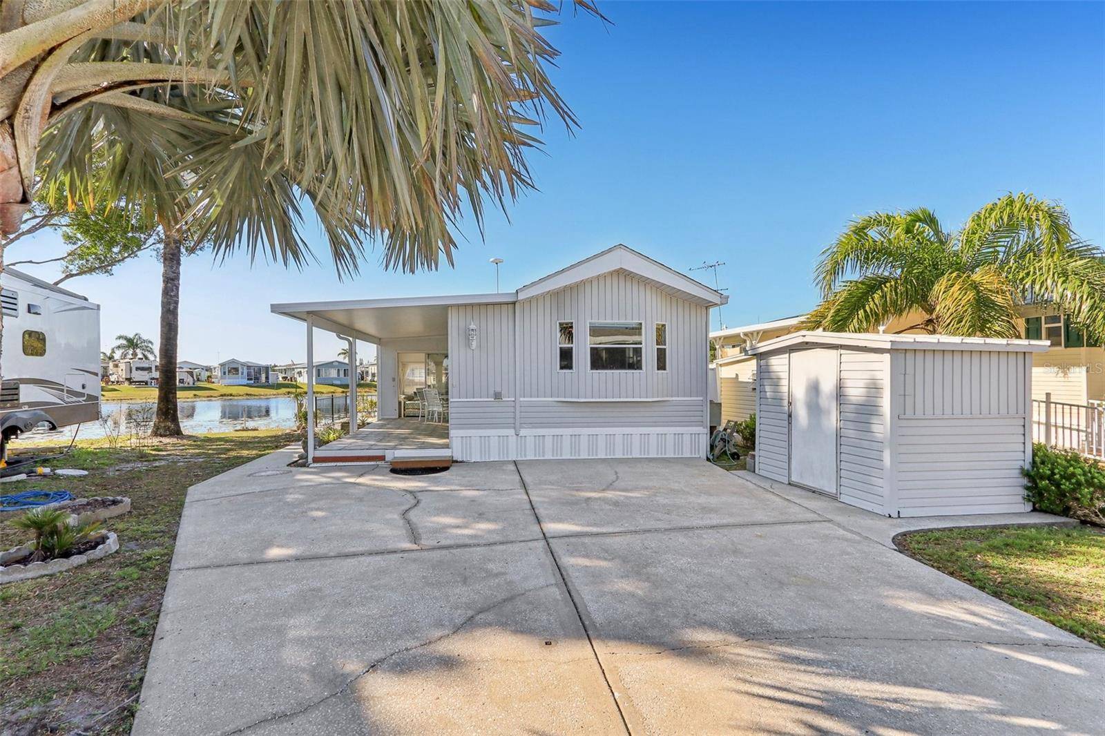 Lake Wales, FL 33898,13 RED QUILL CIR