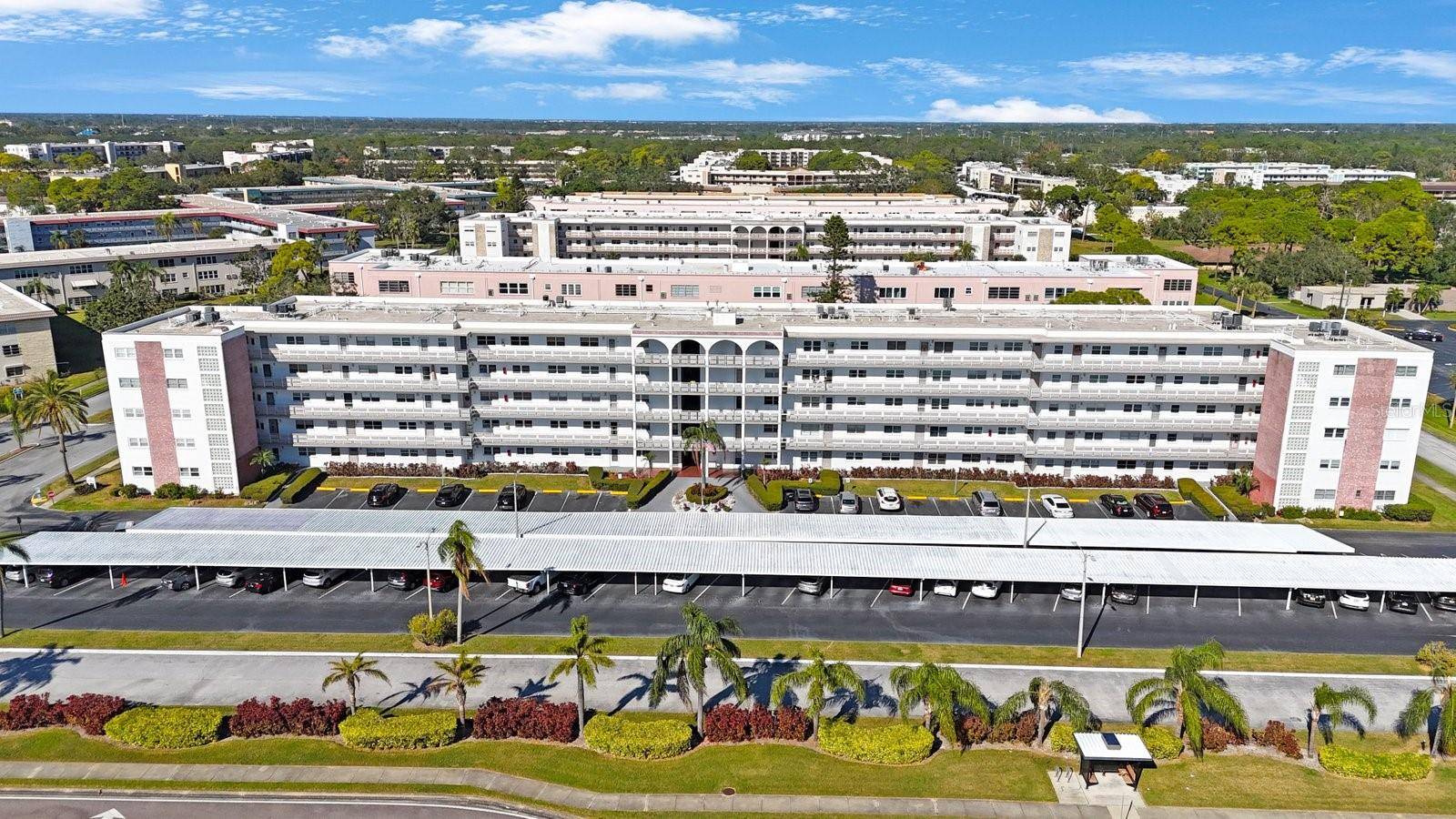 St Petersburg, FL 33709,5501 80TH ST N #201