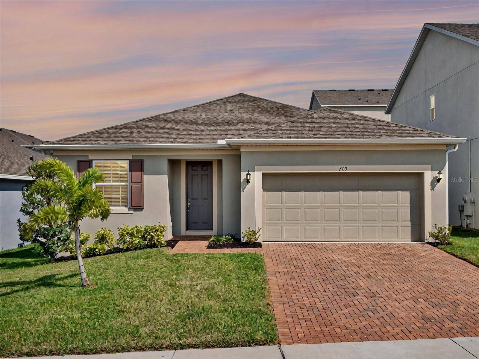 Minneola, FL 34715,709 BLACKSTONE ST