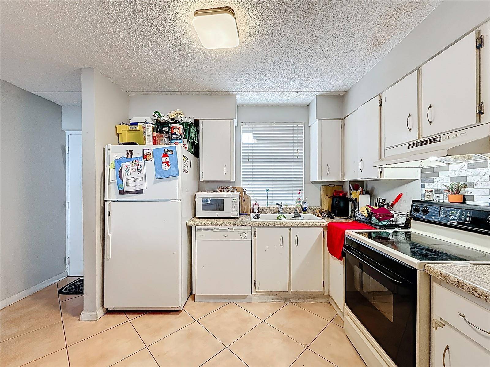 Hialeah, FL 33015,6065 NW 186TH ST #312
