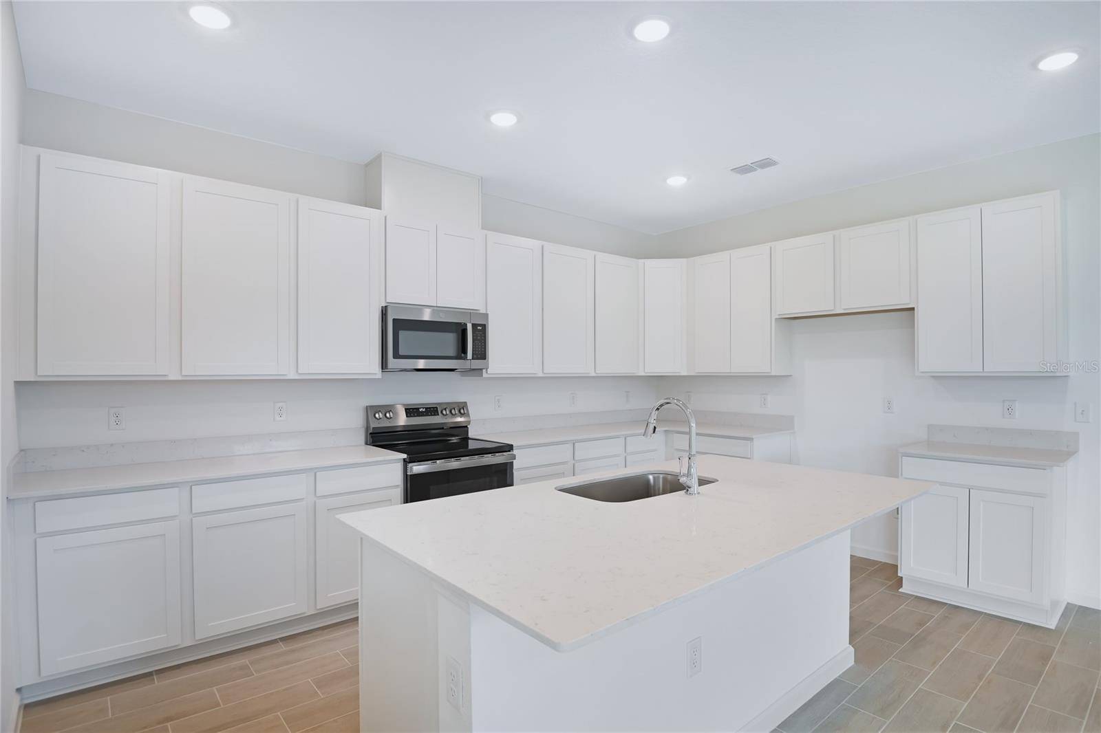 Dundee, FL 33838,1039 WISTERIA WAY