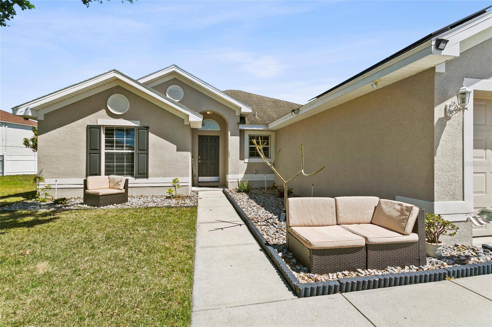 Kissimmee, FL 34759,323 AZINCOURT LN