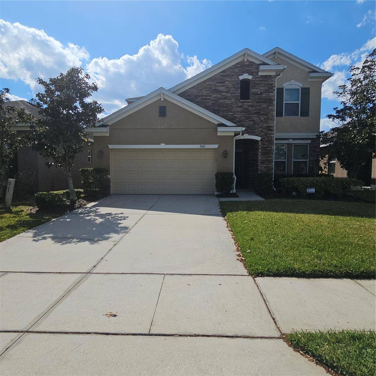 Kissimmee, FL 34746,1942 COMMANDER WAY