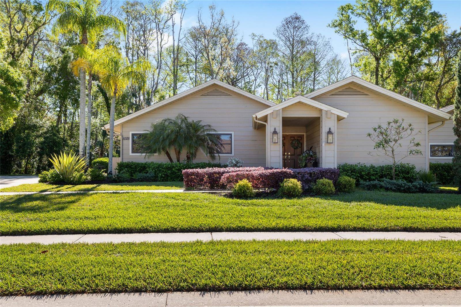 Tarpon Springs, FL 34688,1025 ROYAL TROON CT