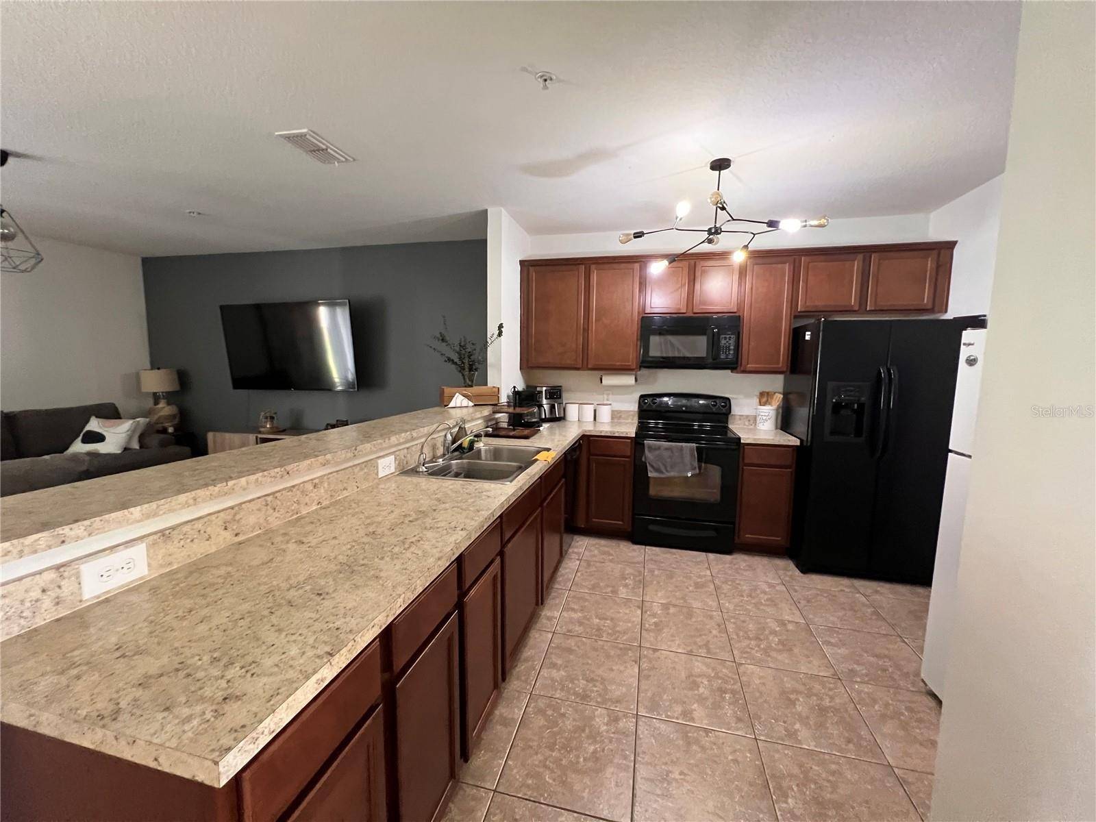 Orlando, FL 32825,10116 SHADOW LEAF CT