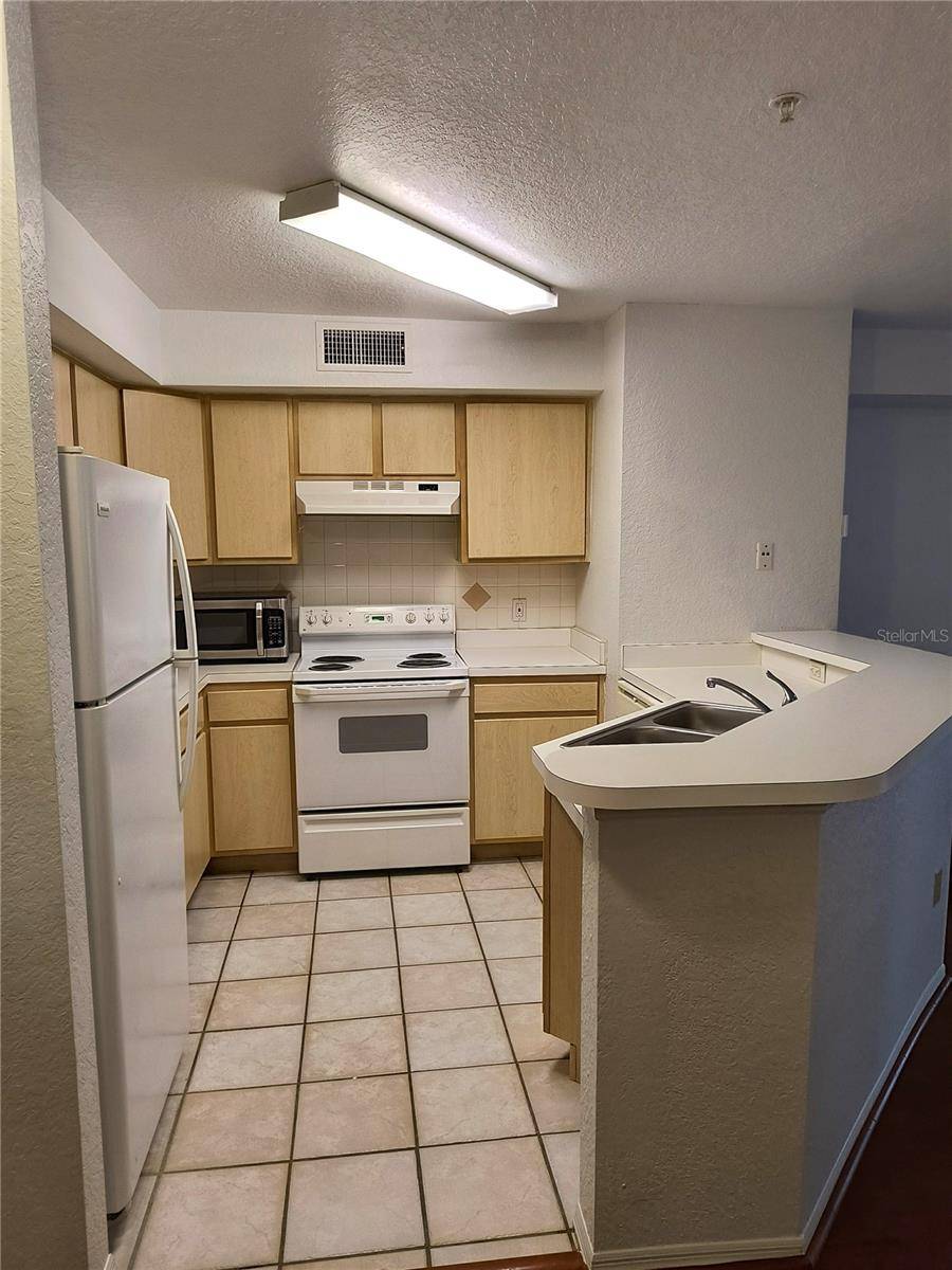 Altamonte Springs, FL 32714,826 CAMARGO WAY #105