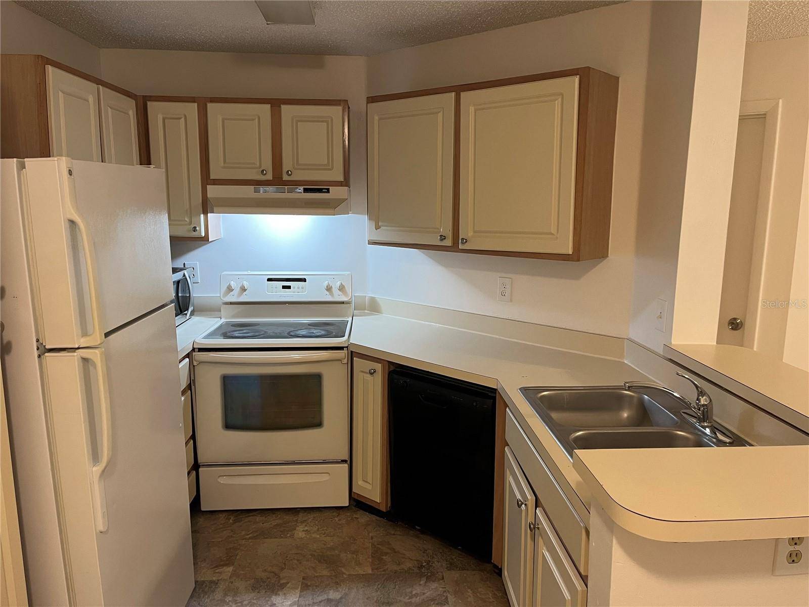 Lake Mary, FL 32746,2564 GRASSY POINT DR #104