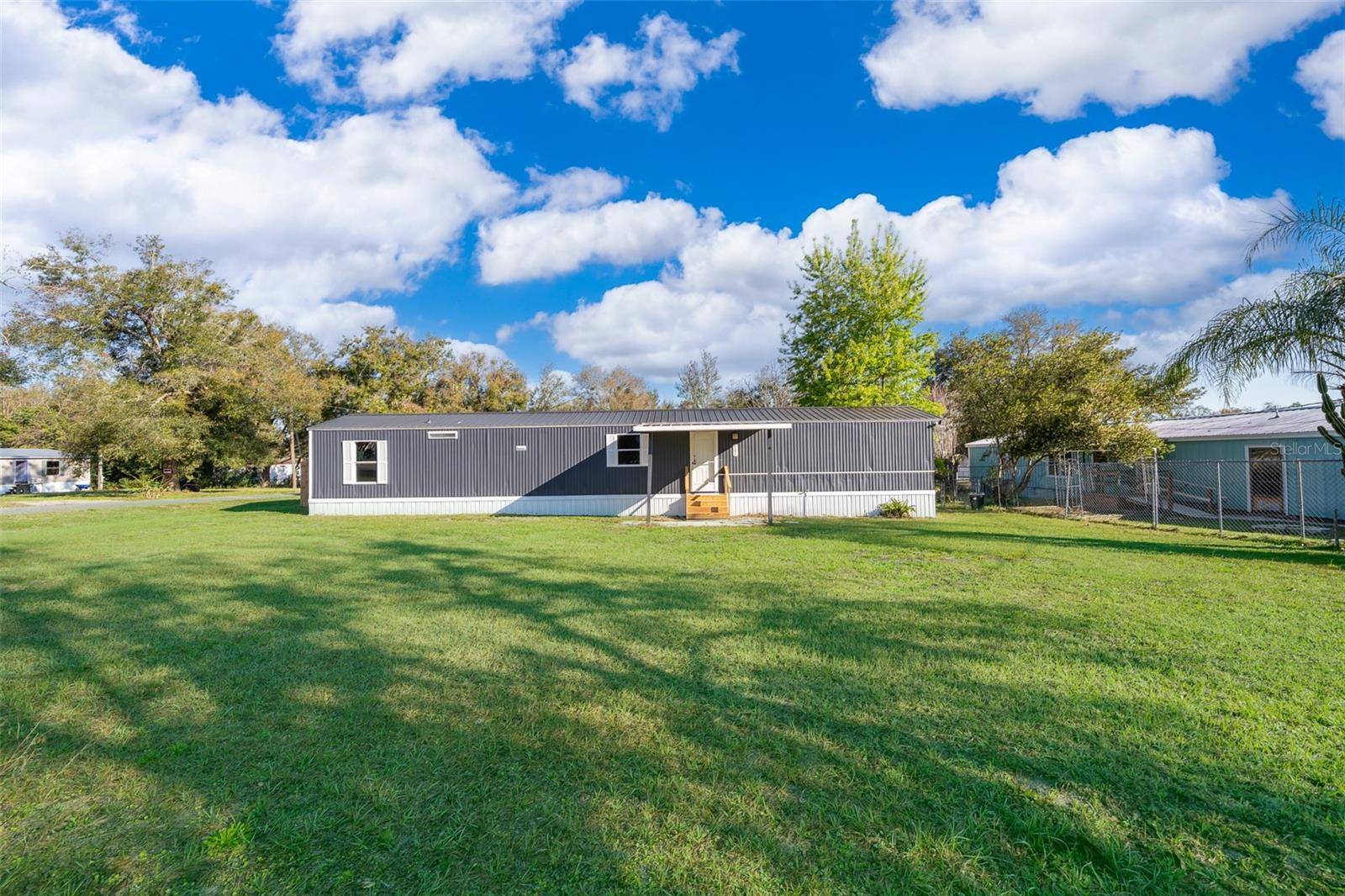 Lady Lake, FL 32159,101 CAROLINE AVE