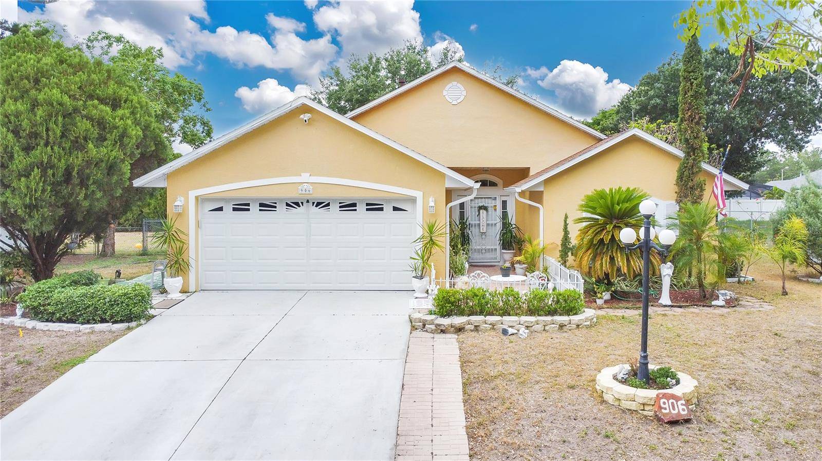 Minneola, FL 34715,906 ELM FOREST DR