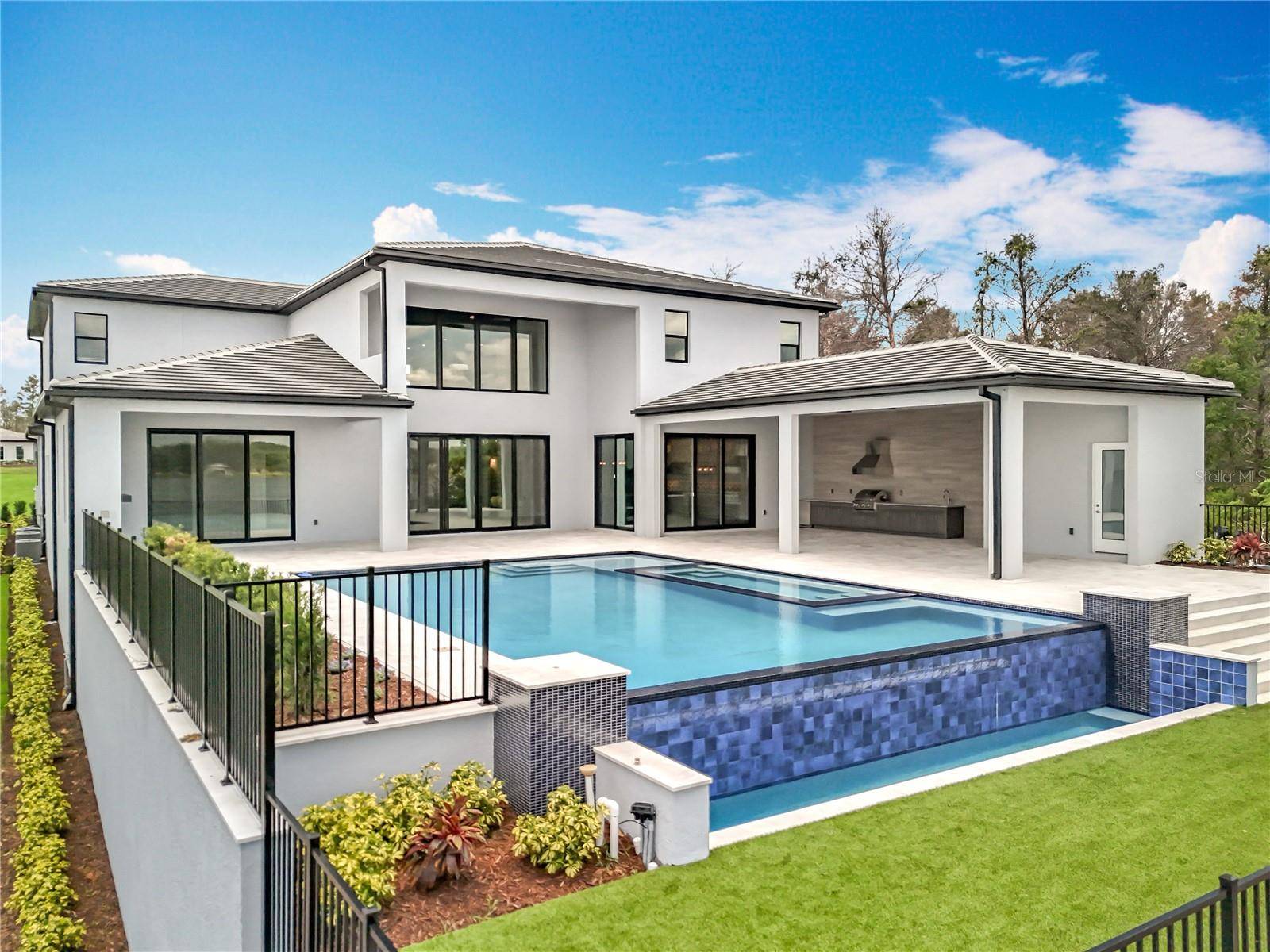 Montverde, FL 34756,15121 PENDIO DR
