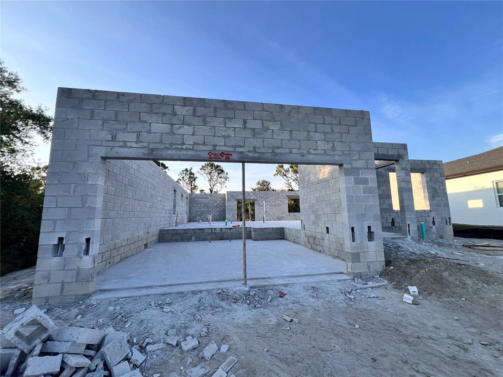 Rotonda West, FL 33947,122 NAOMI PL