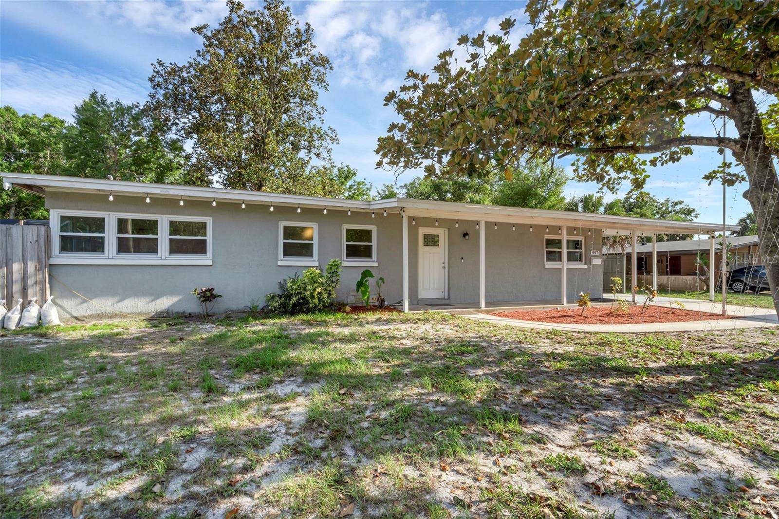 Sanford, FL 32773,807 E AIRPORT BLVD