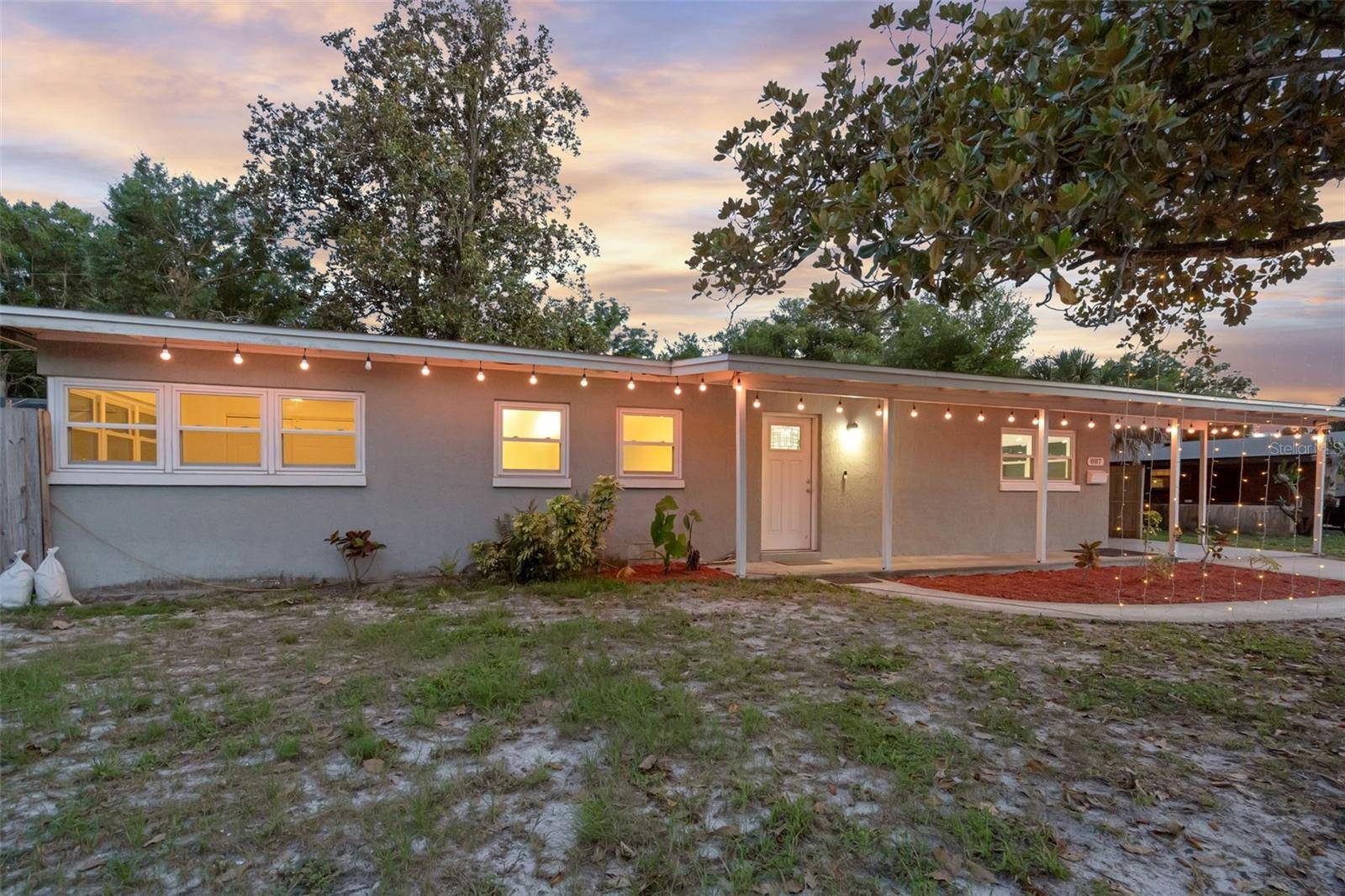 Sanford, FL 32773,807 E AIRPORT BLVD