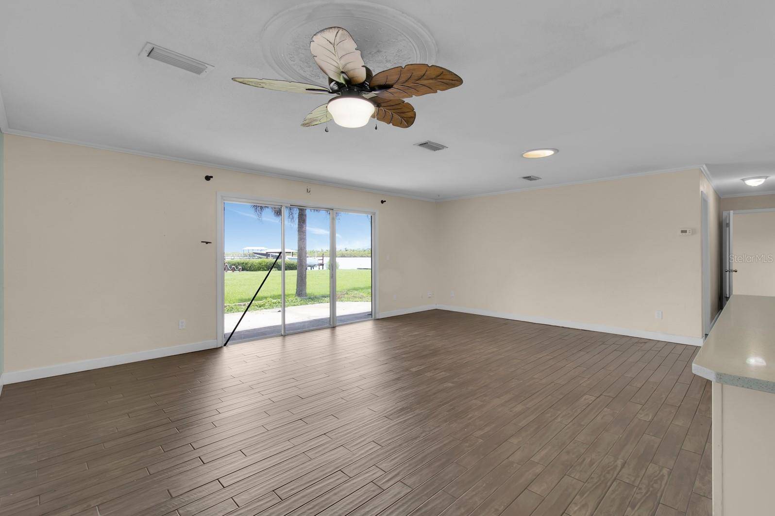 Edgewater, FL 32132,203 PARKWOOD LN