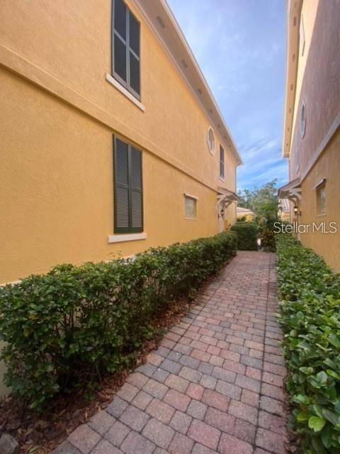 Orlando, FL 32827,8561 INSULAR LN